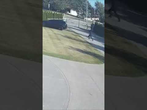 Businessman narrowly survives gunman's bold daytime ambush #shorts