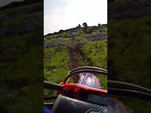 When you friend to the ride stop you to up the hill until the end because shooting in the other side