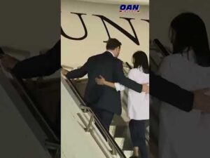 JD Vance boards Air Force Two after campaigning in Hungary alongside Prime Minister Viktor Orbán.