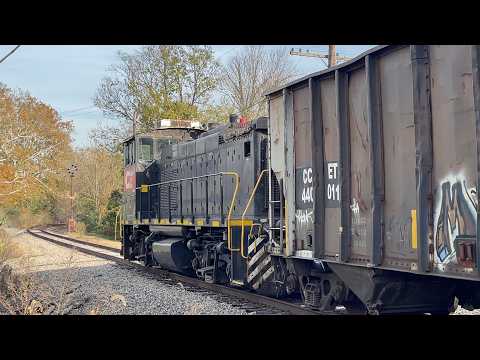 Heritage Unit Fights The Hill & Goes Under Me, Rock Leaking From Rail Car, 3 Locomotives Mixed Train